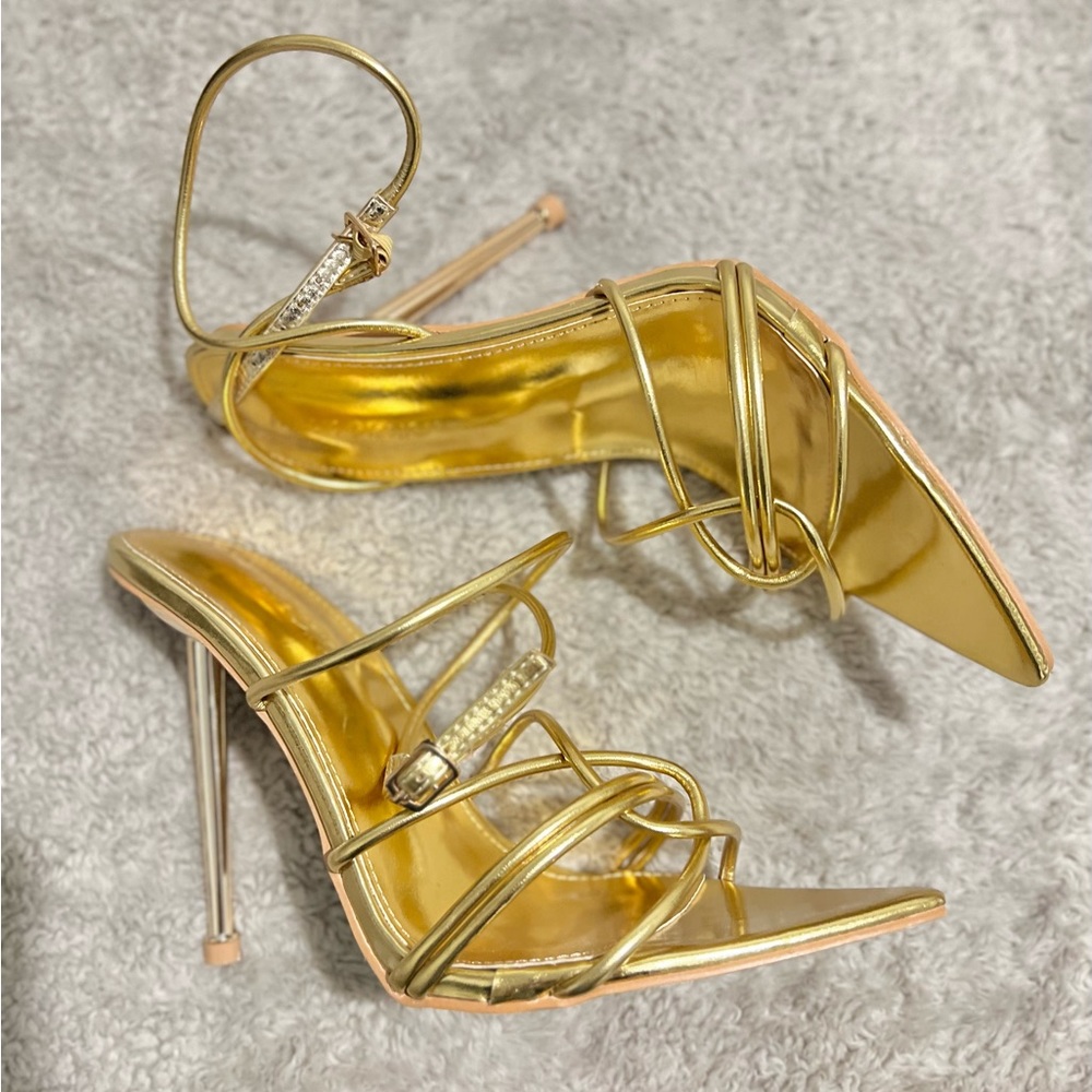 GOLD HEELS | Heel Height: 4.2" approx | Perfect Fit for a Woman wearing size 9.5